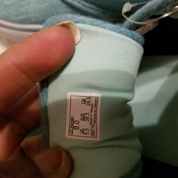 Vans - Picture 2 of 3